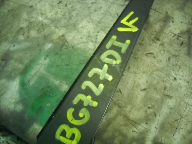 Recambio de brazo limpia delantero izquierdo para ford transit mod.2000 caja abierta referencia OEM IAM   