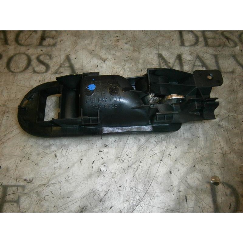 Recambio de maneta interior delantera derecha para volkswagen golf iv berlina (1j1) 1.9 tdi referencia OEM IAM   