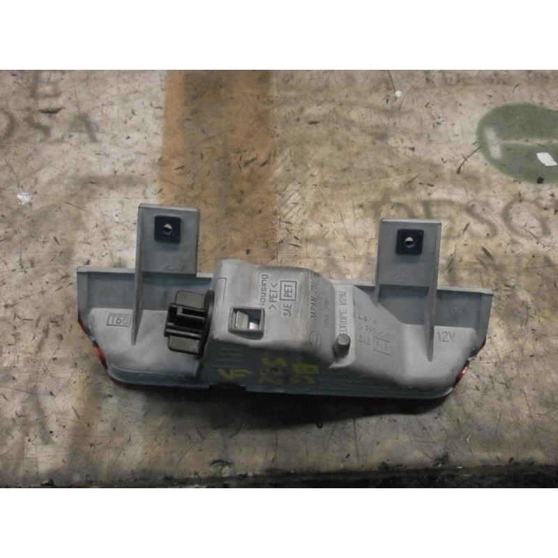 Recambio de piloto trasero central para toyota rav 4 (a2) 2.0 sol 44x (2003) referencia OEM IAM 8157049015  