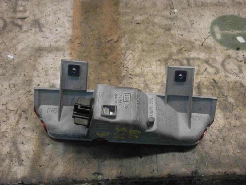 Recambio de piloto trasero central para toyota rav 4 (a2) 2.0 sol 44x (2003) referencia OEM IAM 8157049015  