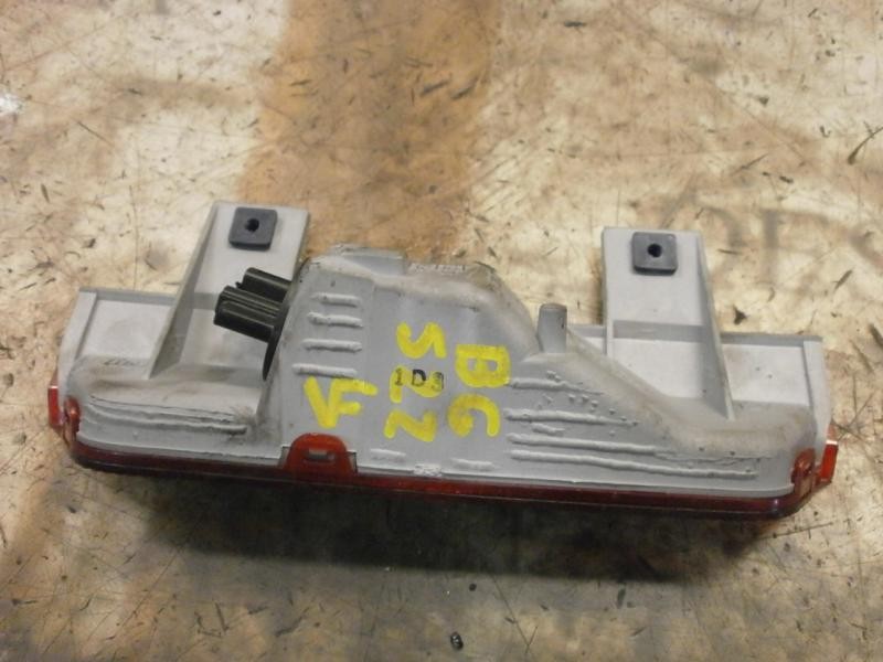 Recambio de piloto trasero central para toyota rav 4 (a2) 2.0 sol 44x (2003) referencia OEM IAM 8157049015  