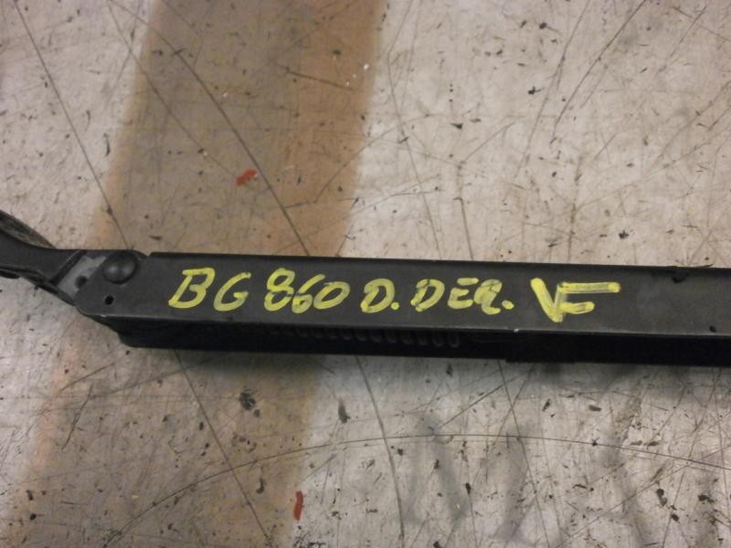 Recambio de brazo limpia delantero derecho para renault laguna ii grandtour (kg0) expression referencia OEM IAM 7701049036  