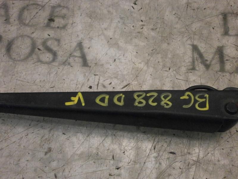 Recambio de brazo limpia delantero derecho para chevrolet lacetti cdx referencia OEM IAM 96476709  