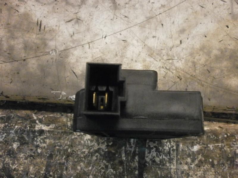 Recambio de motor c/c porton para chevrolet lacetti cdx referencia OEM IAM 96423809  