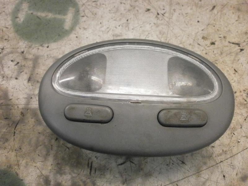 Recambio de piloto interior para chevrolet lacetti cdx referencia OEM IAM 96615323  