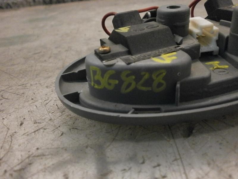 Recambio de piloto interior para chevrolet lacetti cdx referencia OEM IAM 96615323  