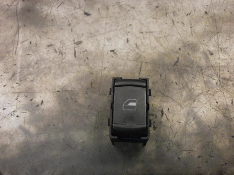 Recambio de mando elevalunas trasero izquierdo para volkswagen golf iv berlina (1j1) 1.9 tdi referencia OEM IAM   