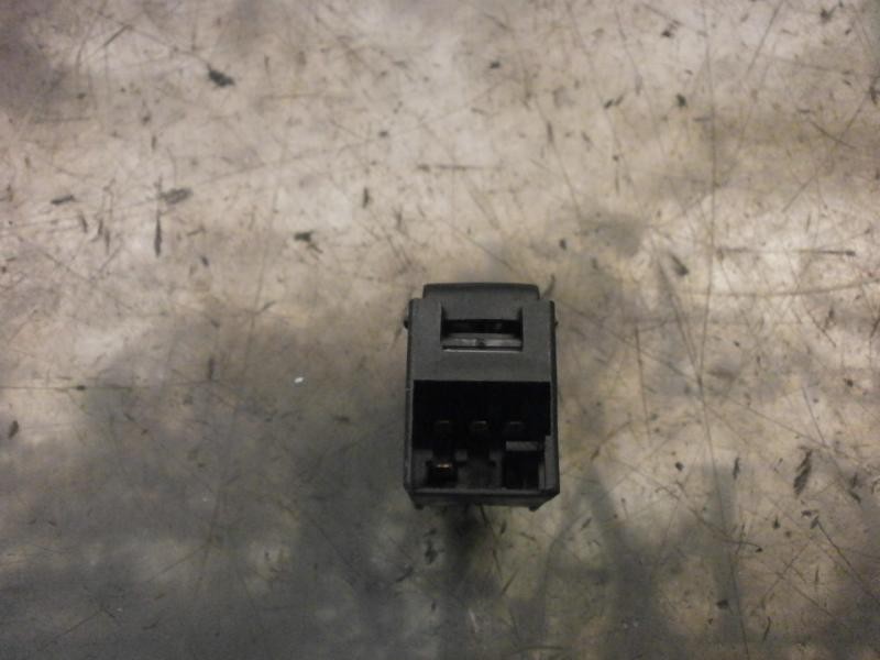 Recambio de mando elevalunas trasero izquierdo para volkswagen golf iv berlina (1j1) 1.9 tdi referencia OEM IAM   