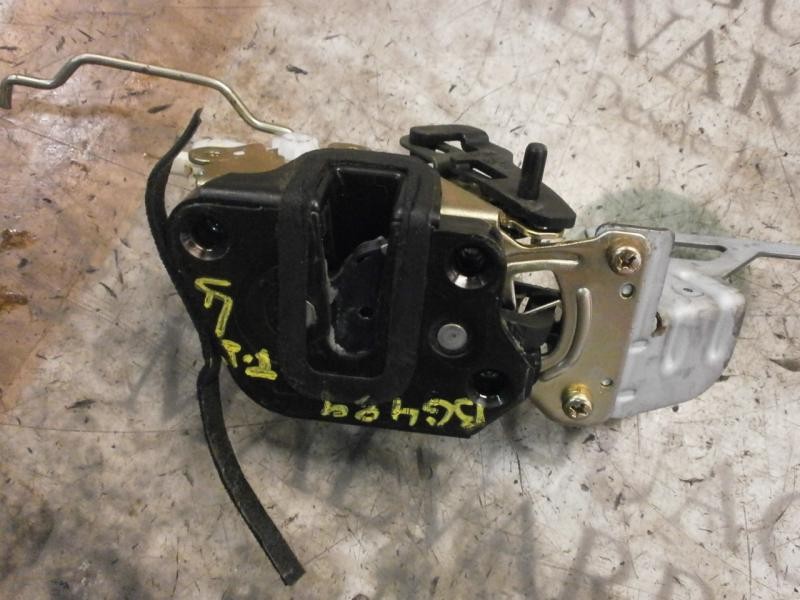 Recambio de cerradura puerta trasera derecha para hyundai santa fe (sm) 2.4 gls referencia OEM IAM 8142026000  