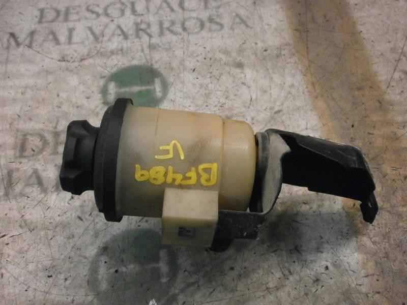 Recambio de deposito servo para hyundai santa fe (sm) 2.4 gls referencia OEM IAM 5717626000  