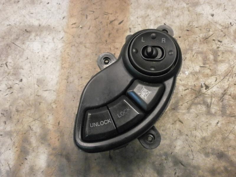 Recambio de mando retrovisor para hyundai santa fe (sm) 2.4 gls referencia OEM IAM 9353026020 9353026000 