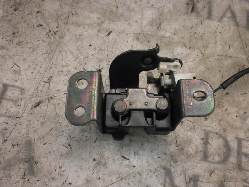 Recambio de cerradura maletero / porton para hyundai santa fe (sm) 2.4 gls referencia OEM IAM 8713026000  