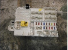 Recambio de caja reles / fusibles para toyota hilux (kun) cabina sencilla dlx 4x4 referencia OEM IAM    2