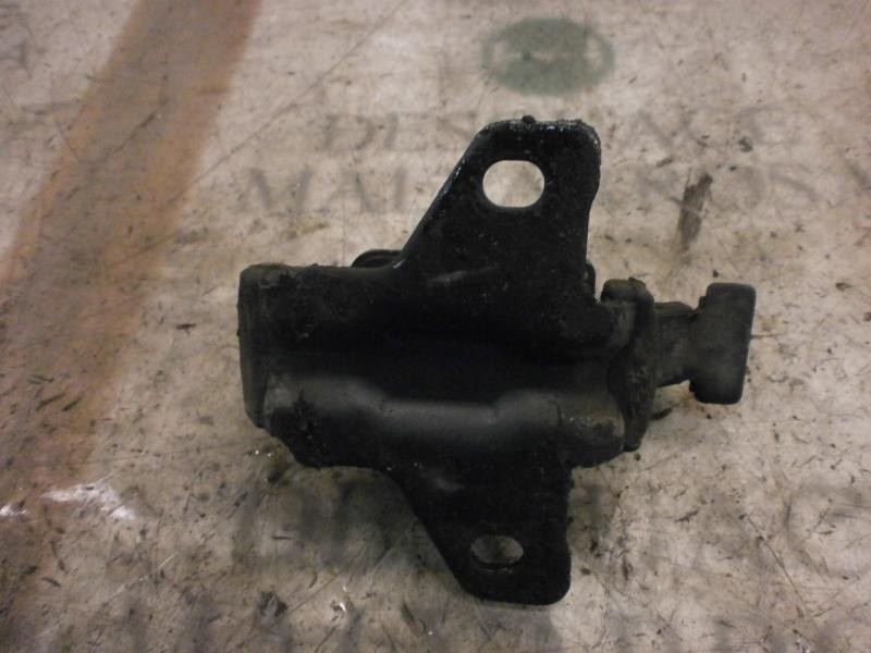 Recambio de soporte motor izquierdo para toyota hilux (kun) cabina sencilla dlx 4x4 referencia OEM IAM   