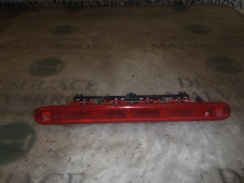 Recambio de piloto trasero central para toyota aygo (kgb/wnb) sound referencia OEM IAM 815700H010  