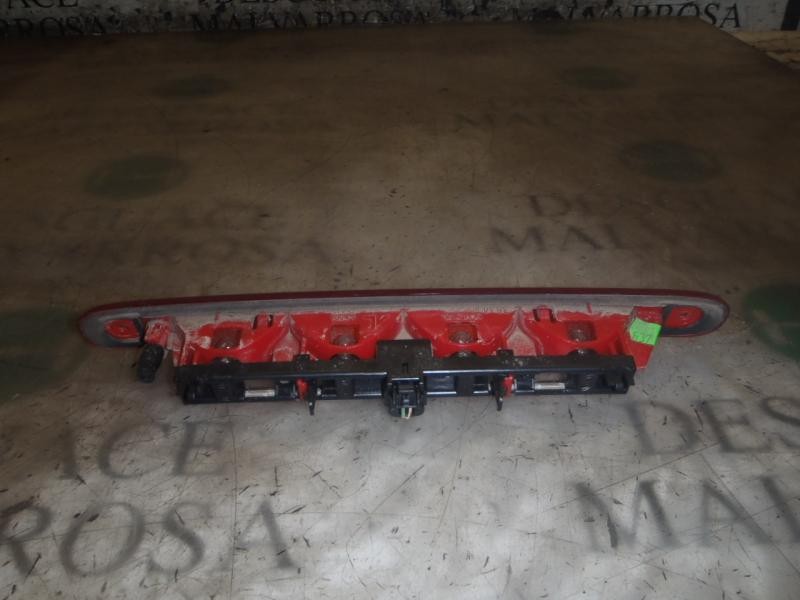 Recambio de piloto trasero central para toyota aygo (kgb/wnb) sound referencia OEM IAM 815700H010  