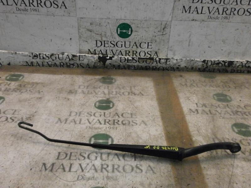 Recambio de brazo limpia delantero derecho para peugeot 307 break / sw (s1) sw referencia OEM IAM   