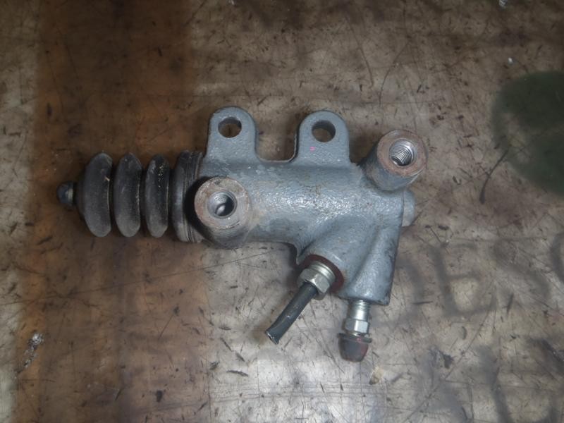 Recambio de bombin embrague para toyota yaris (ncp1/nlp1/scp1) 1.3 cat referencia OEM IAM   