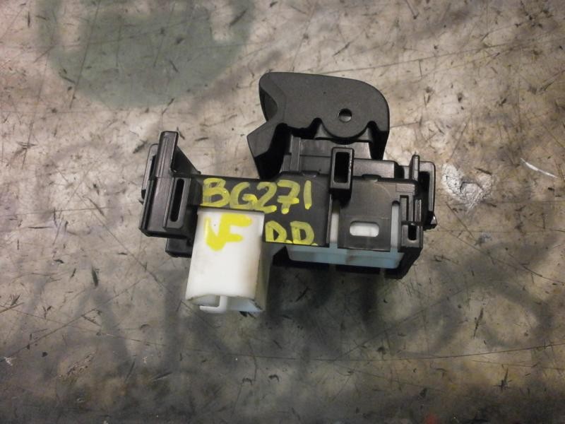 Recambio de mando elevalunas delantero derecho para toyota yaris (ncp1/nlp1/scp1) 1.3 cat referencia OEM IAM   