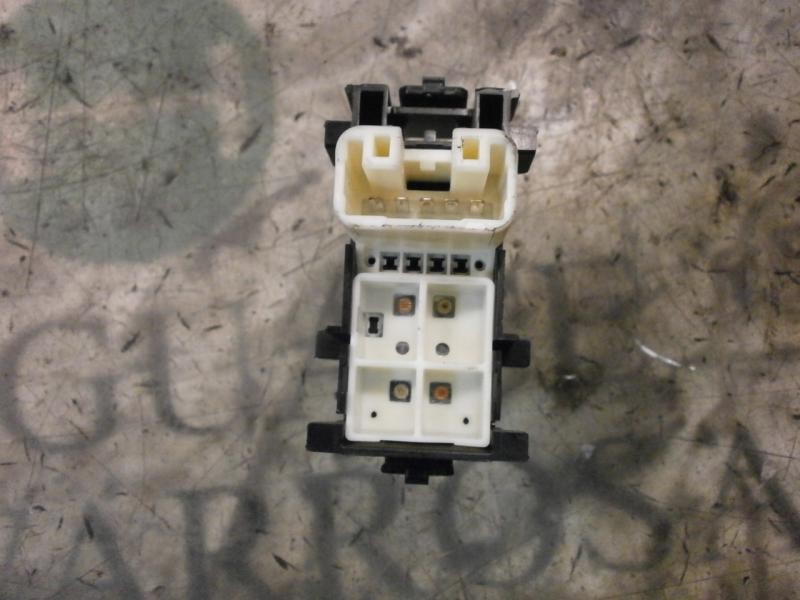 Recambio de mando elevalunas delantero derecho para toyota yaris (ncp1/nlp1/scp1) 1.3 cat referencia OEM IAM   