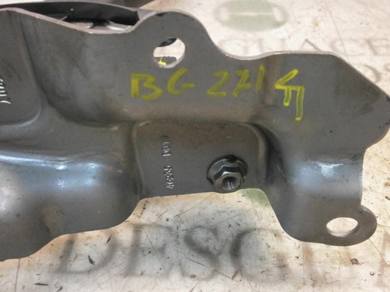 Recambio de palanca freno de mano para toyota yaris (ncp1/nlp1/scp1) 1.3 cat referencia OEM IAM   