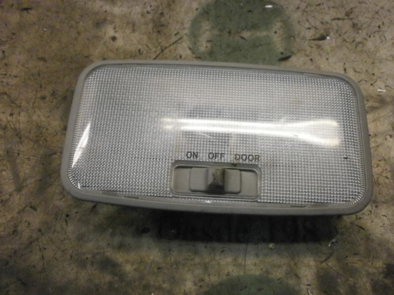 Recambio de piloto interior para toyota yaris (ncp1/nlp1/scp1) 1.3 cat referencia OEM IAM   