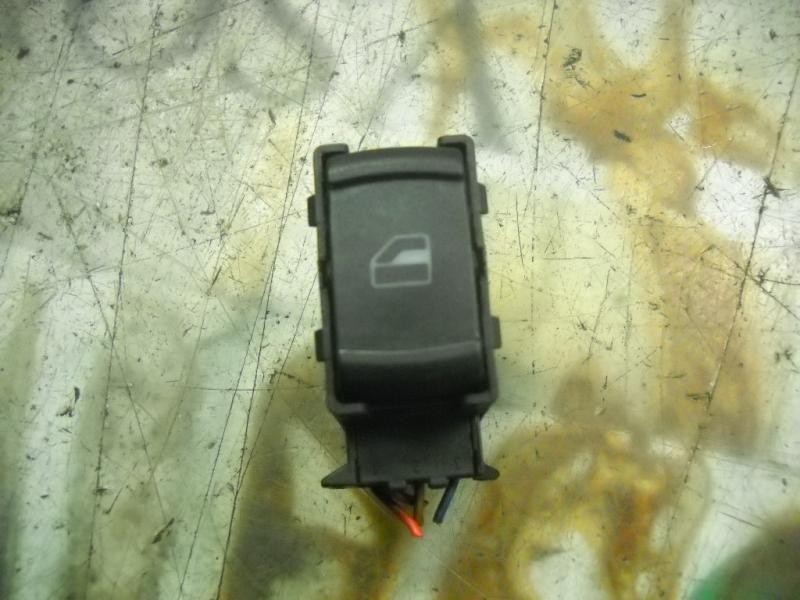 Recambio de mando elevalunas trasero derecho para volkswagen golf iv berlina (1j1) 1.9 tdi referencia OEM IAM   