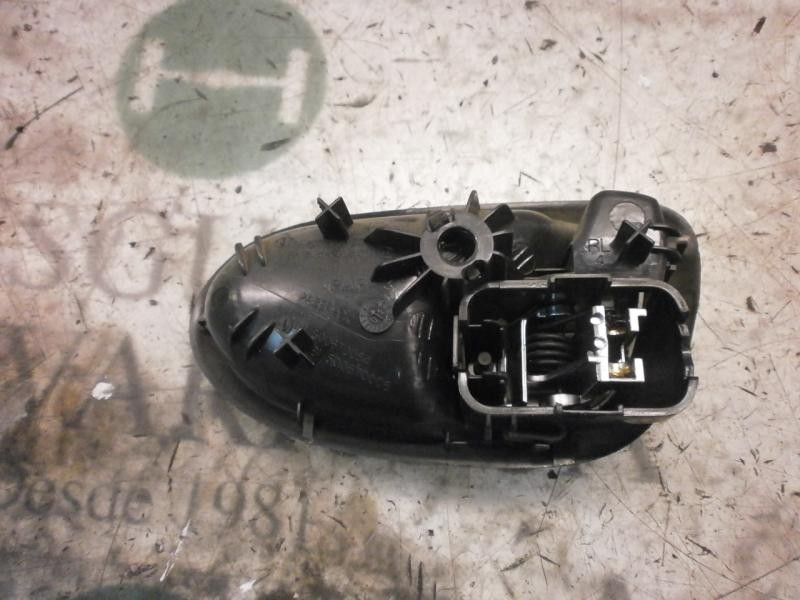 Recambio de maneta interior trasera izquierda para nissan primera berlina (p12) visia referencia OEM IAM 82671AV600  