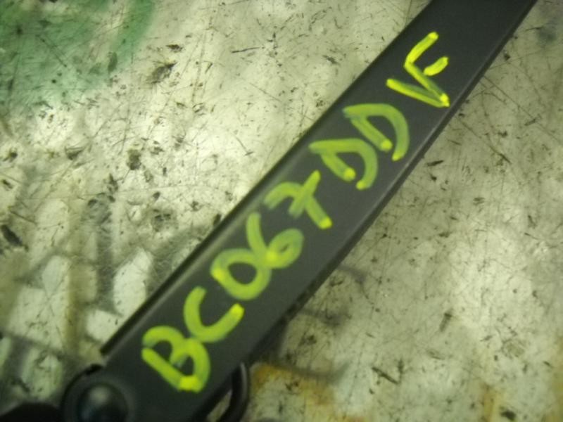 Recambio de brazo limpia delantero derecho para citroën c2 1.4 hdi referencia OEM IAM   