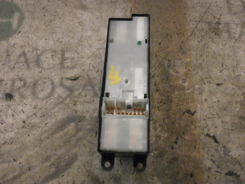 Recambio de mando elevalunas delantero izquierdo para nissan almera tino (v10m) visia referencia OEM IAM   