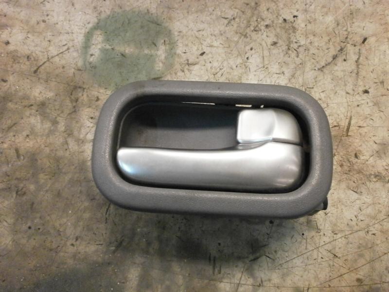 Recambio de maneta interior delantera derecha para nissan almera tino (v10m) visia referencia OEM IAM   