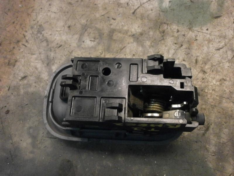 Recambio de maneta interior trasera izquierda para nissan almera tino (v10m) visia referencia OEM IAM   