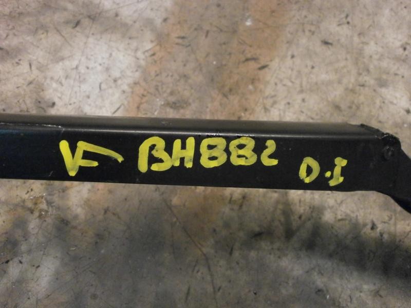 Recambio de brazo limpia delantero izquierdo para nissan almera tino (v10m) visia referencia OEM IAM   