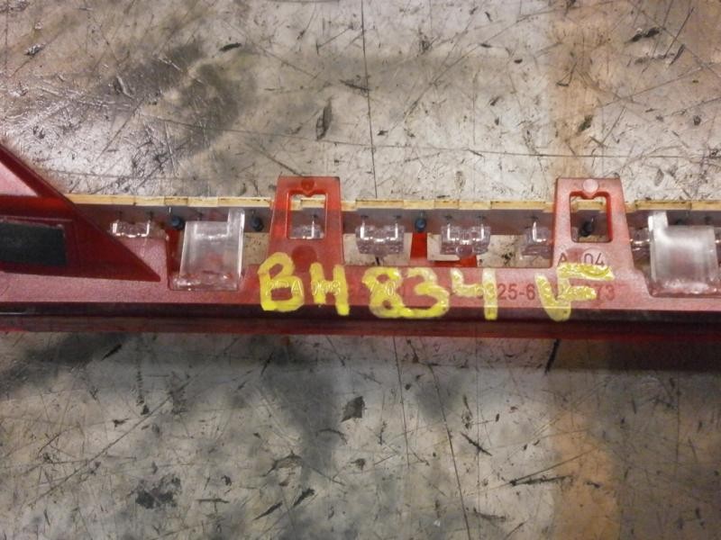 Recambio de piloto trasero central para bmw serie 1 berlina (e81/e87) 118d referencia OEM IAM 63256924673  