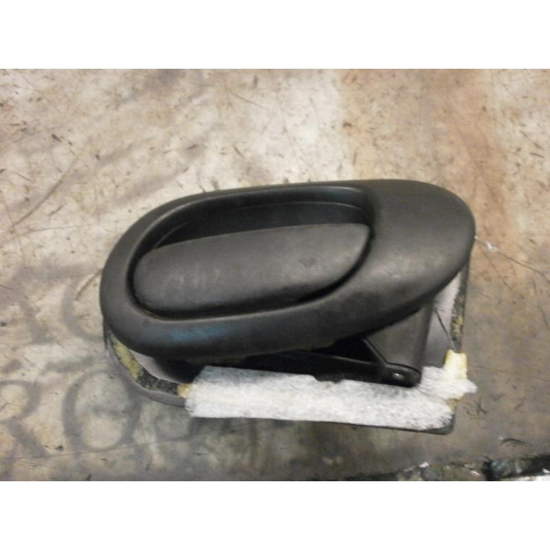 Recambio de maneta interior delantera derecha para peugeot 206 berlina xt referencia OEM IAM   