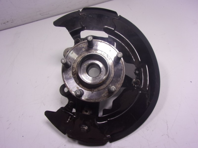 Recambio de mangueta delantera izquierda para volvo c30 2.4 20v diesel referencia OEM IAM 30760282  31340604