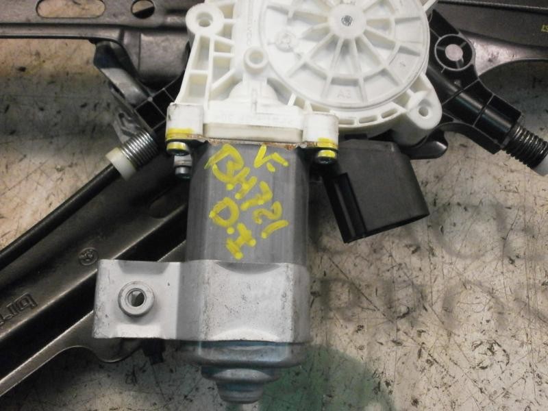 Recambio de elevalunas delantero izquierdo para bmw serie 5 touring (e61) 530d referencia OEM IAM 51337184383  