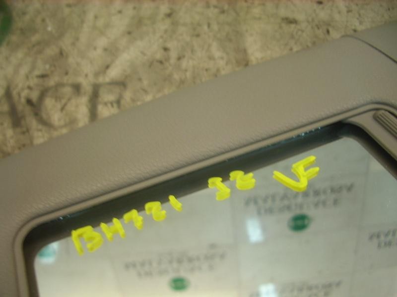 Recambio de parasol izquierdo para bmw serie 5 touring (e61) 530d referencia OEM IAM 51167897605  