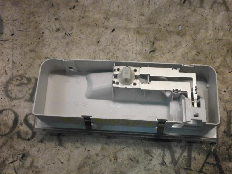 Recambio de piloto interior para bmw serie 1 berlina (e81/e87) 118d referencia OEM IAM 61316951252  