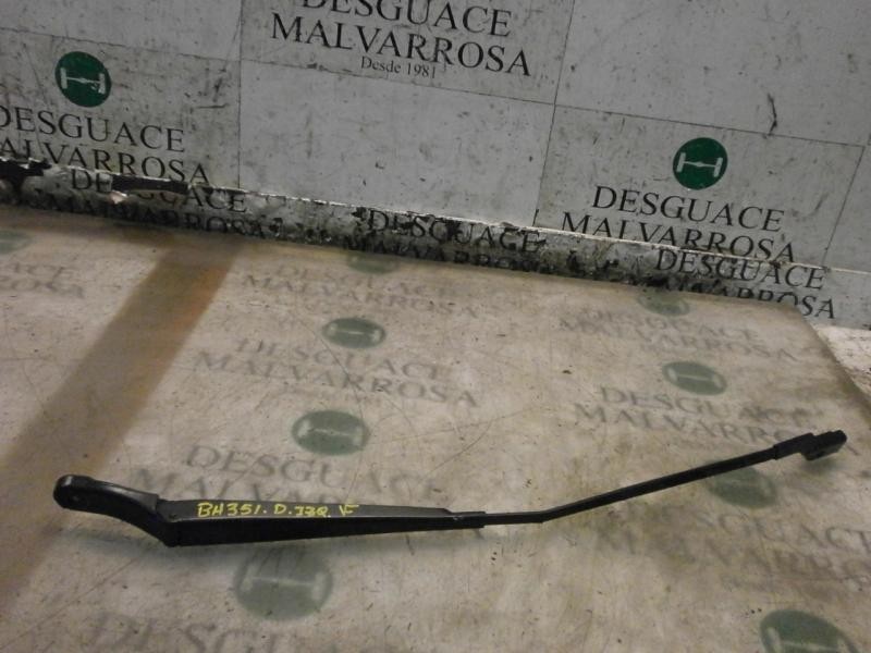 Recambio de brazo limpia delantero izquierdo para peugeot 5008 premium referencia OEM IAM 6429HT  