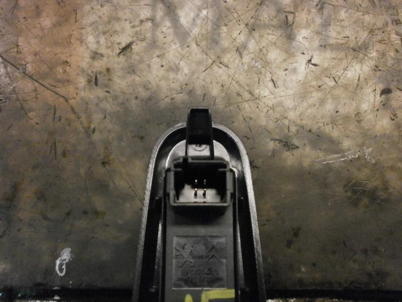 Recambio de mando elevalunas trasero izquierdo para peugeot 5008 premium referencia OEM IAM 6490RK  