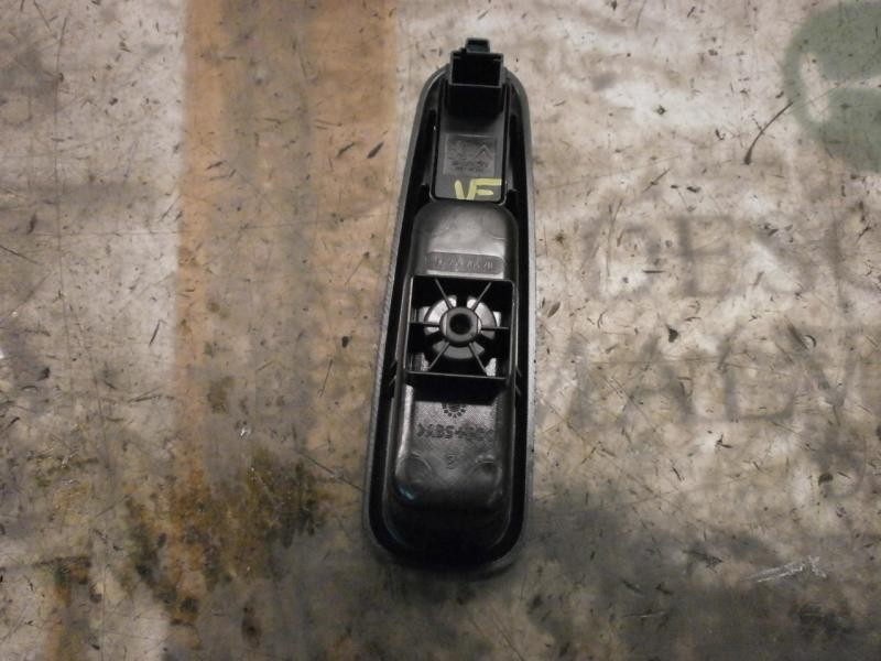 Recambio de mando elevalunas trasero izquierdo para peugeot 5008 premium referencia OEM IAM 6490RK  