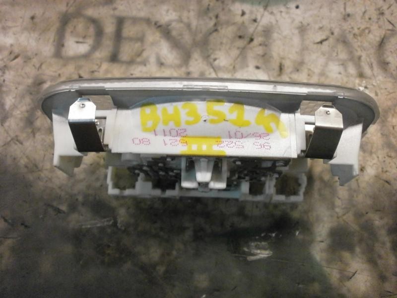 Recambio de piloto interior para peugeot 5008 premium referencia OEM IAM 6362T9  