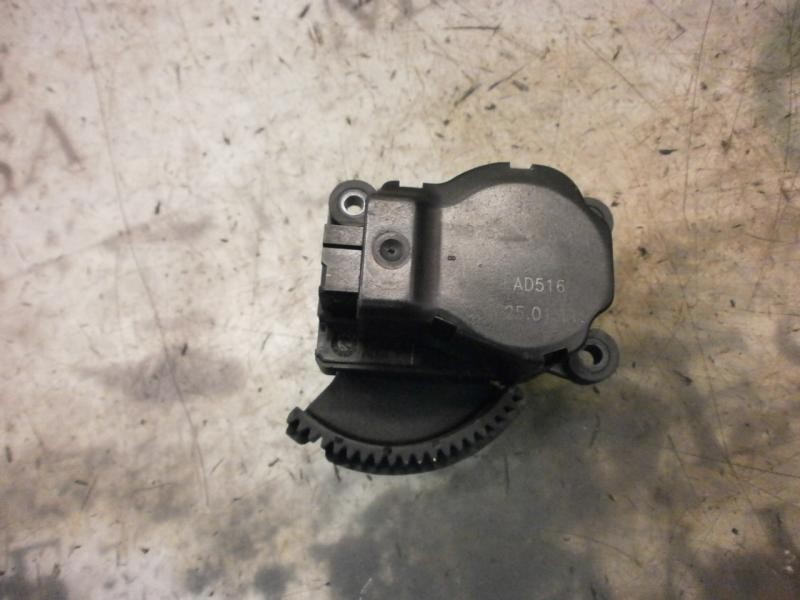 Recambio de motor apertura trampillas climatizador para peugeot 5008 premium referencia OEM IAM 6479A9  