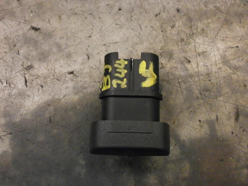 Recambio de warning para ford focus berlina (cap) titanium referencia OEM IAM   