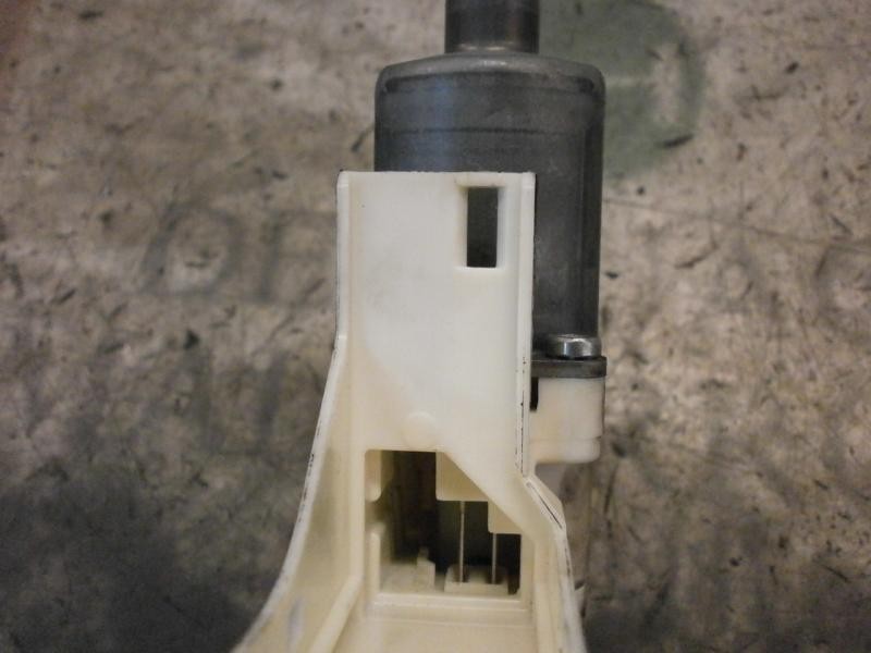 Recambio de motor elevalunas trasero izquierdo para ford focus berlina (cap) titanium referencia OEM IAM   