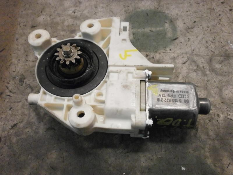 Recambio de motor elevalunas trasero derecho para ford focus berlina (cap) titanium referencia OEM IAM   