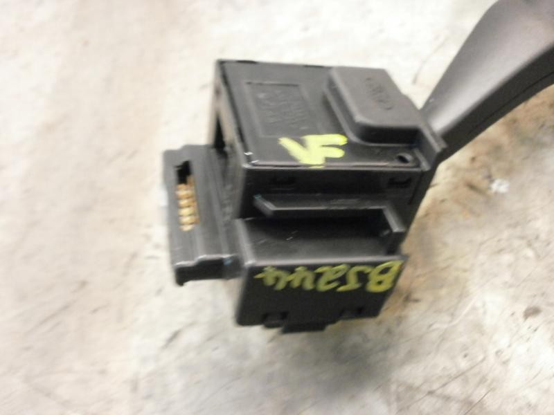 Recambio de mando limpia para ford focus berlina (cap) titanium referencia OEM IAM   