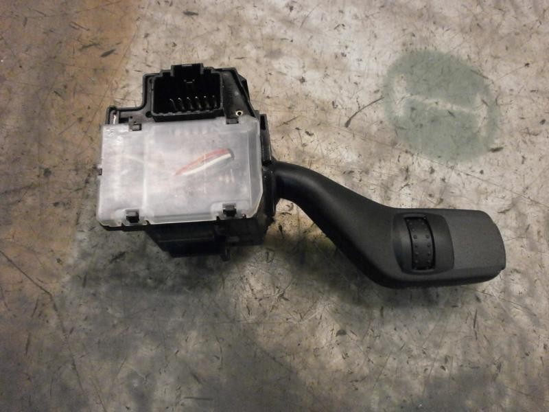 Recambio de mando limpia para ford focus berlina (cap) titanium referencia OEM IAM   