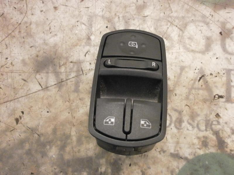 Recambio de mando elevalunas delantero izquierdo para opel corsa d enjoy referencia OEM IAM   